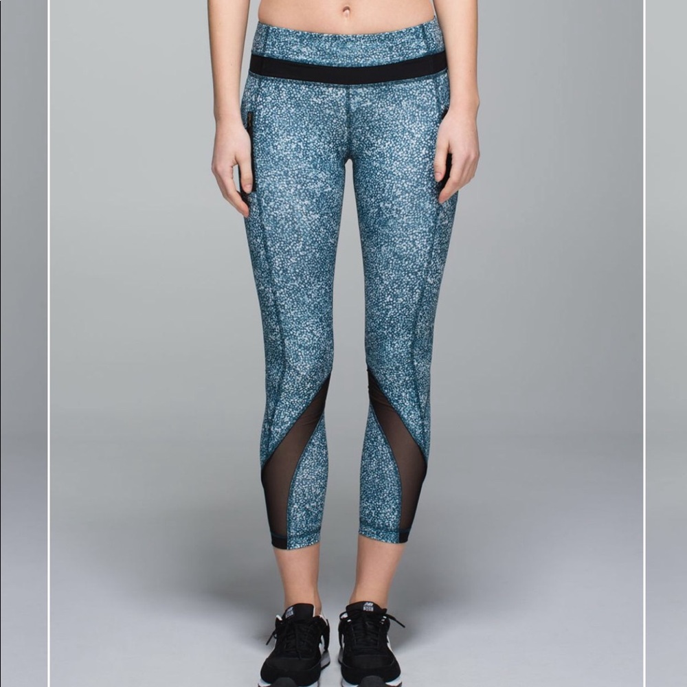 Lululemon Inspire Tight II *Full-On Luxtreme blue Black Pebble Print Leggings